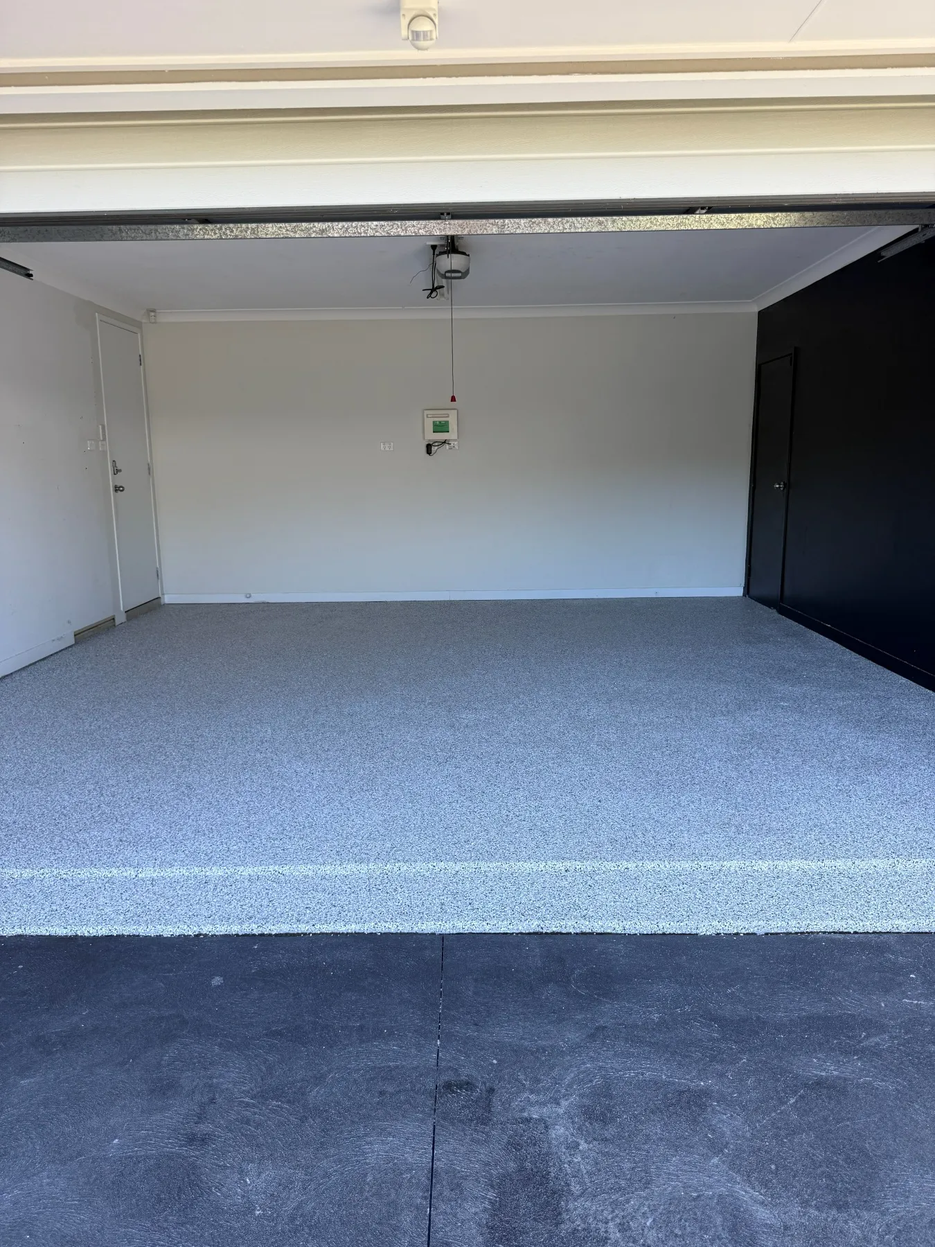 Pipeline Grey full flake epoxy garage floor in Oran Park
